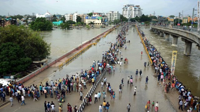 india-chennai-flood-1-exlarge-169