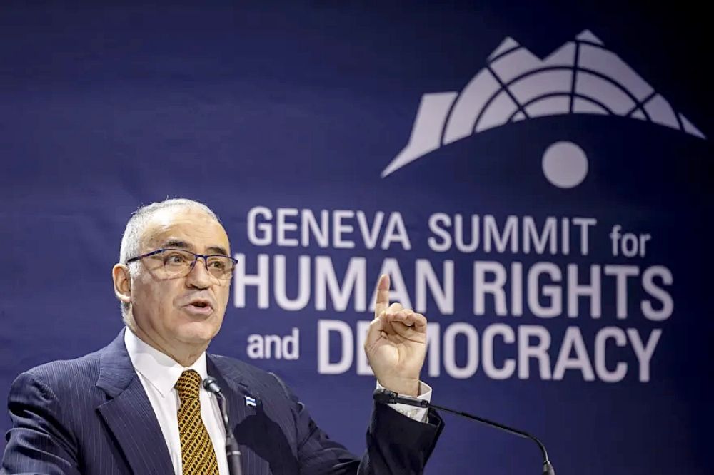 Russian Chess Legend Garry Kasparov Slams Swiss Inaction on Putin’s Drones