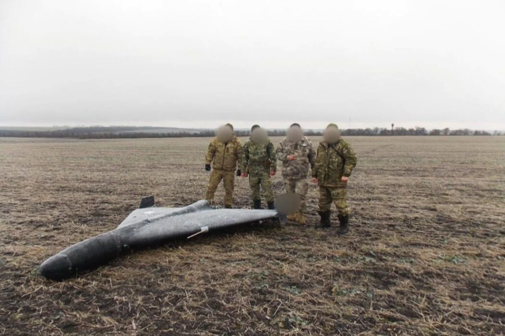 Ukrainian Soldiers Recover Downed Shahed-136 Intact