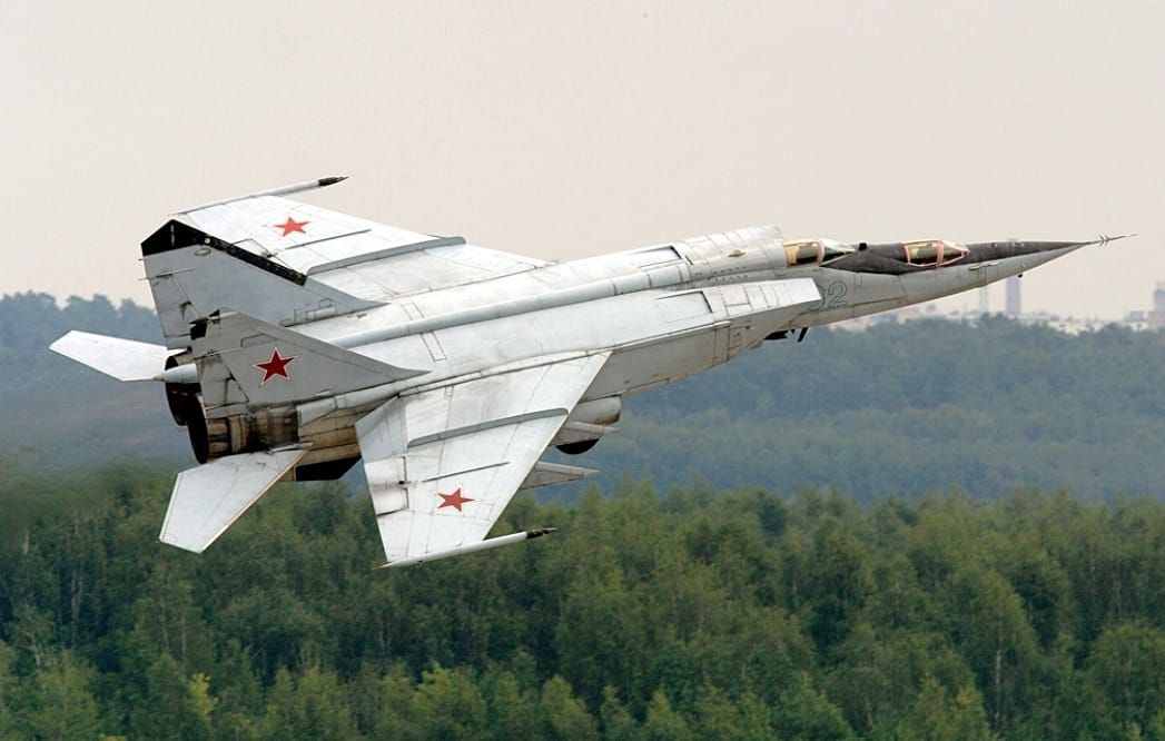 MiG-25 Foxbat - How One Defection Exposed the Soviet Union's Biggest Lie