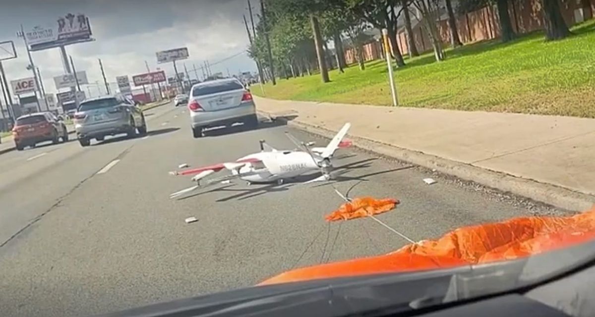 Zipline Food Delivery Drone Crashes onto Highway in Houston Suburb