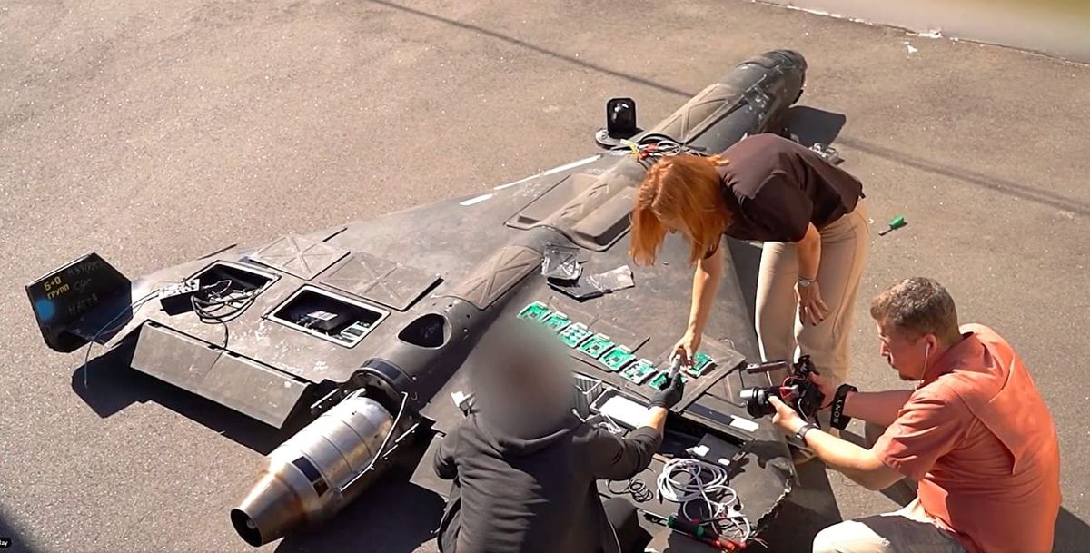 What's Inside Russia's Jet-Powered Geran-4 Drone ?