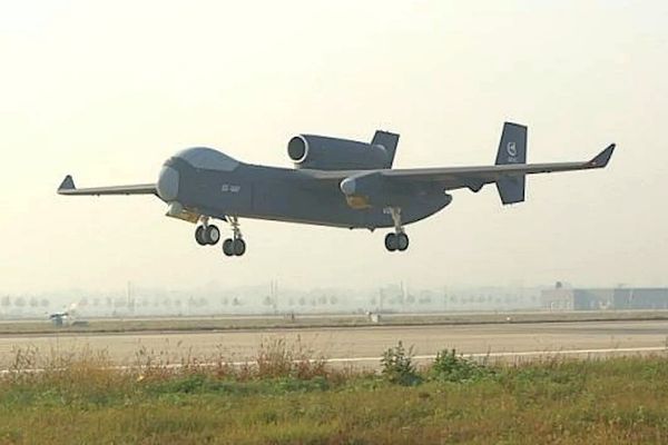 China’s High-Flying Swarm Mothership Drone Complete First Flight