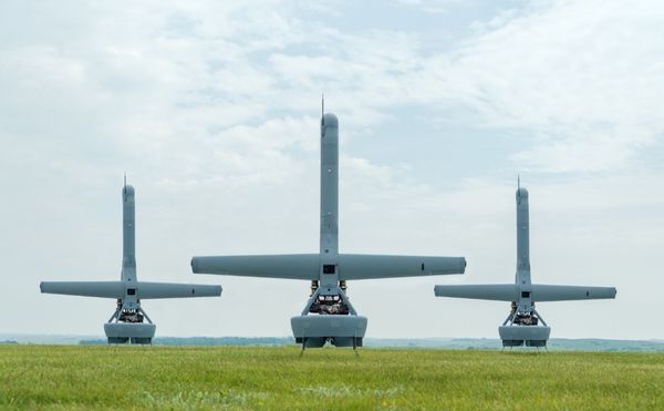 Shield AI Demonstrates AI-piloted, Teaming V-BATs with AFWERX