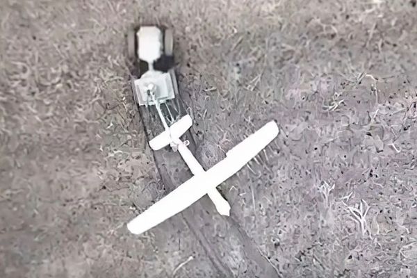 Ukrainian Soldiers Capture Russian Drone Using Robotic Vehicle