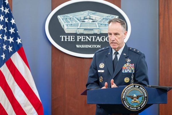 Austin Signs New Strategy for Countering Effects of Unmanned Systems