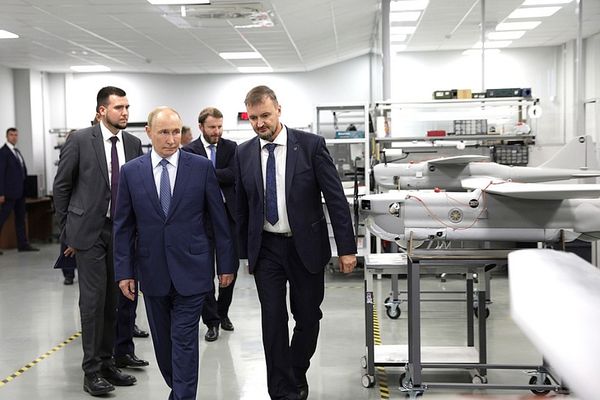 Putin Tours St. Petersburg Drone Manufacturing Plant
