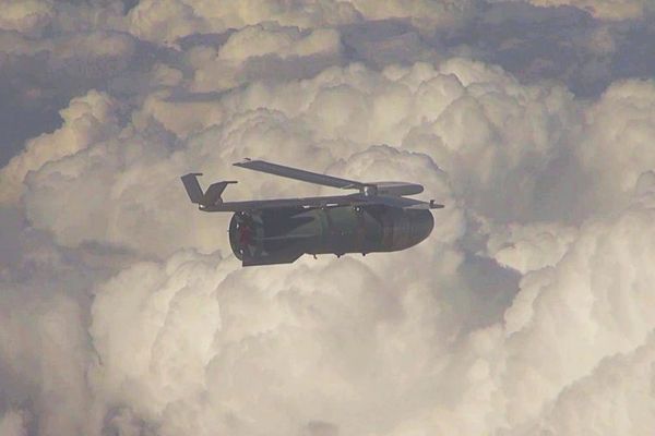 New Ukrainian Jammer Blasts Radio Noise in a Powerful Stream to Deflect  Russia's 'Miracle' Glide-Bombs