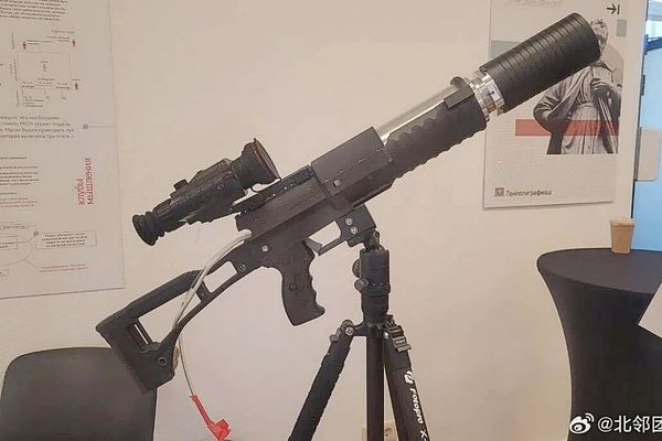 Russia Laser Rifle Downs Drones at 500 Meters