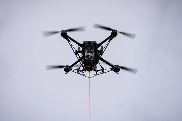 US Army Picks Hoverfly Tethered Spectre for Variable Height Antenna - Heavy (VHA-H) Program