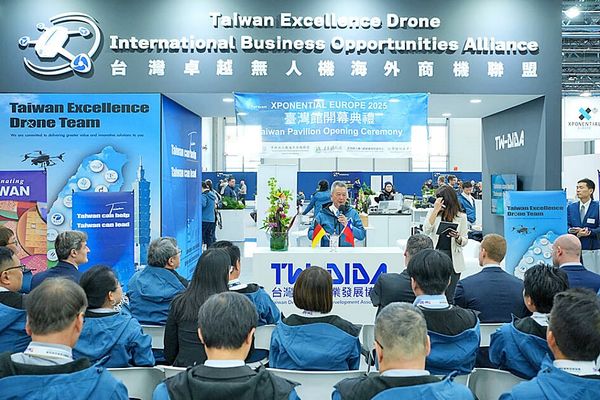 Taiwan Teams Up with Czechia, Poland on Drones