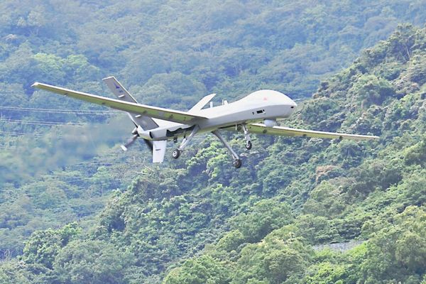 Taiwan's Teng Yun 2 Reconnaissance Drone Completes 20-Hour Flight