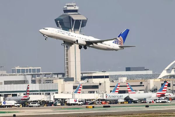United Airlines Pilot Reports Drone Strike 3,000 Feet Over San Diego