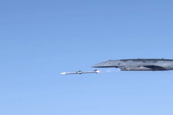 Anduril YFQ-44 Fires Live Air-to-Air Missile in Landmark CCA Test
