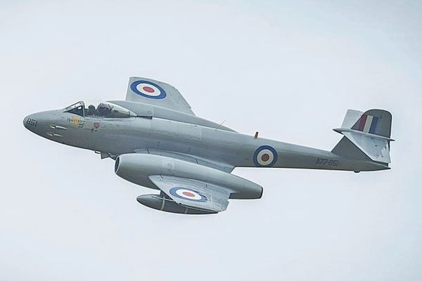Gloster Meteor - 400mph Bomb-Killer they Kept Secret