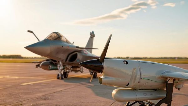 Dassault, Harmattan AI Fly New EW Collaborative UAV for Rafale