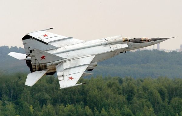 MiG-25 Foxbat - How One Defection Exposed the Soviet Union's Biggest Lie
