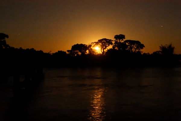 Caminata de Luna Llena en las Cataratas del Iguazú