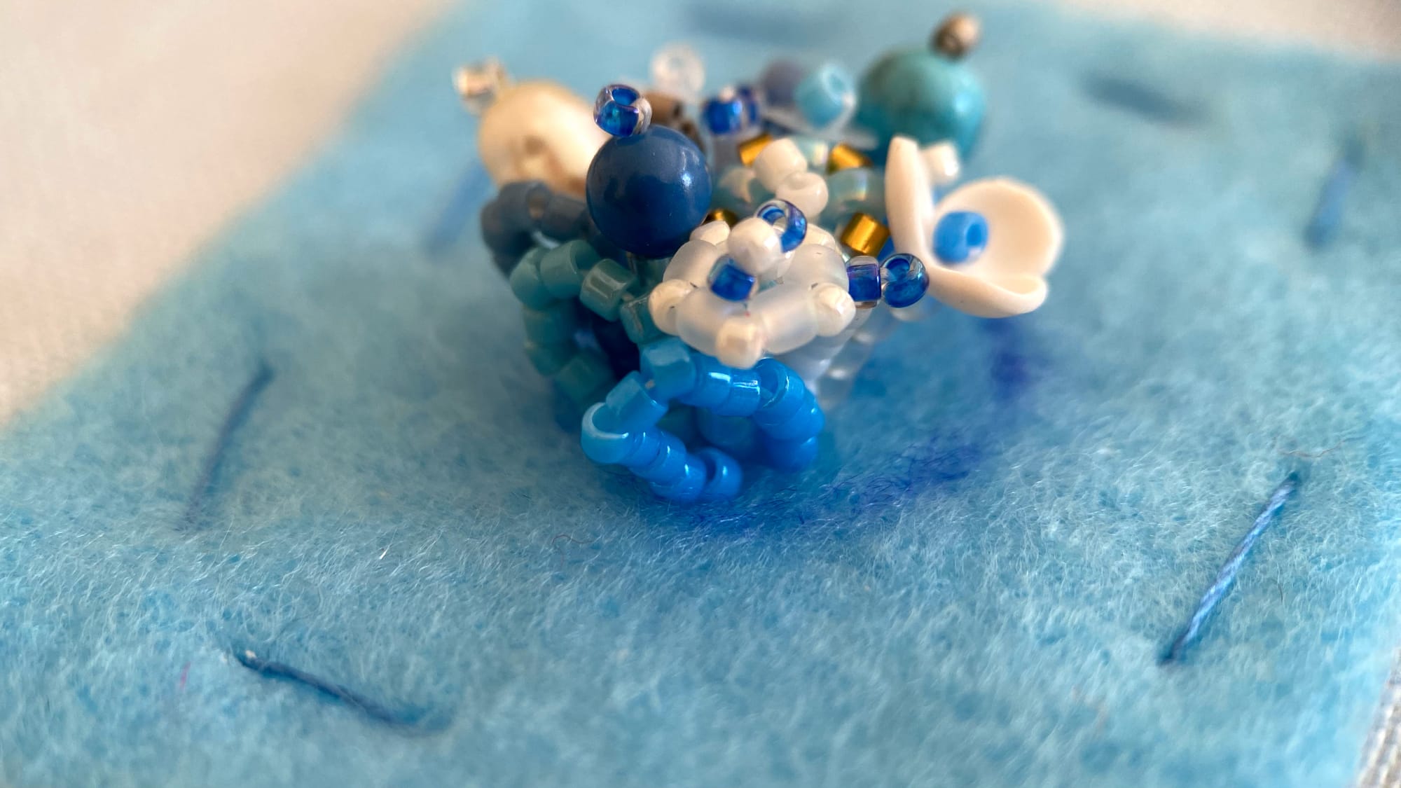 The 3D-beading composition for the floral ring