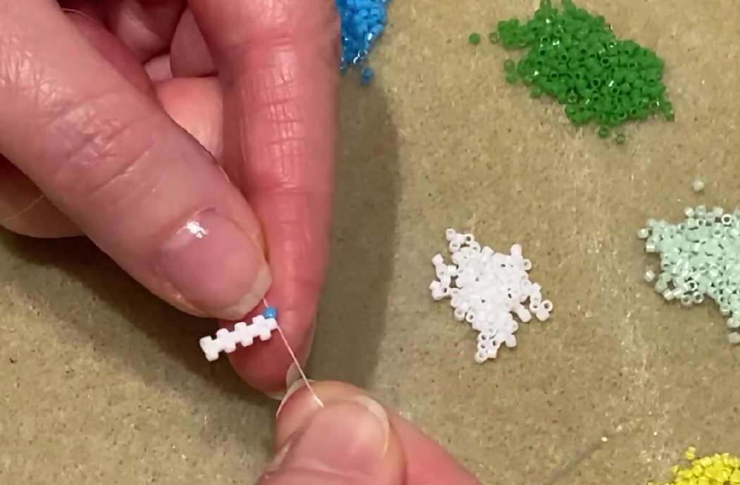 How to Start a Peyote Stitch Bracelet With Just One Bead