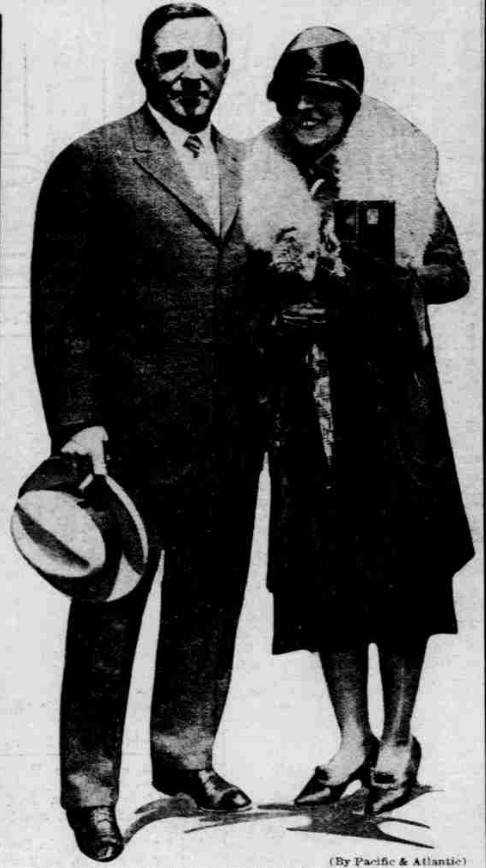 1926 newspaper photograph of former Cubs star Joe Tinker standing beside his new bride in formal attire.