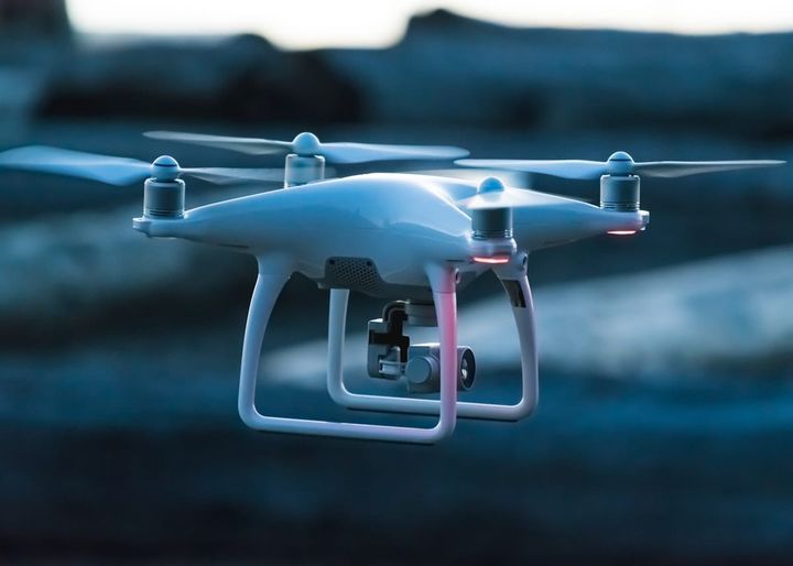 Sulmet e Izraelit në Luginën Bekaa: Shpërthimi i dronëve me fibër optike