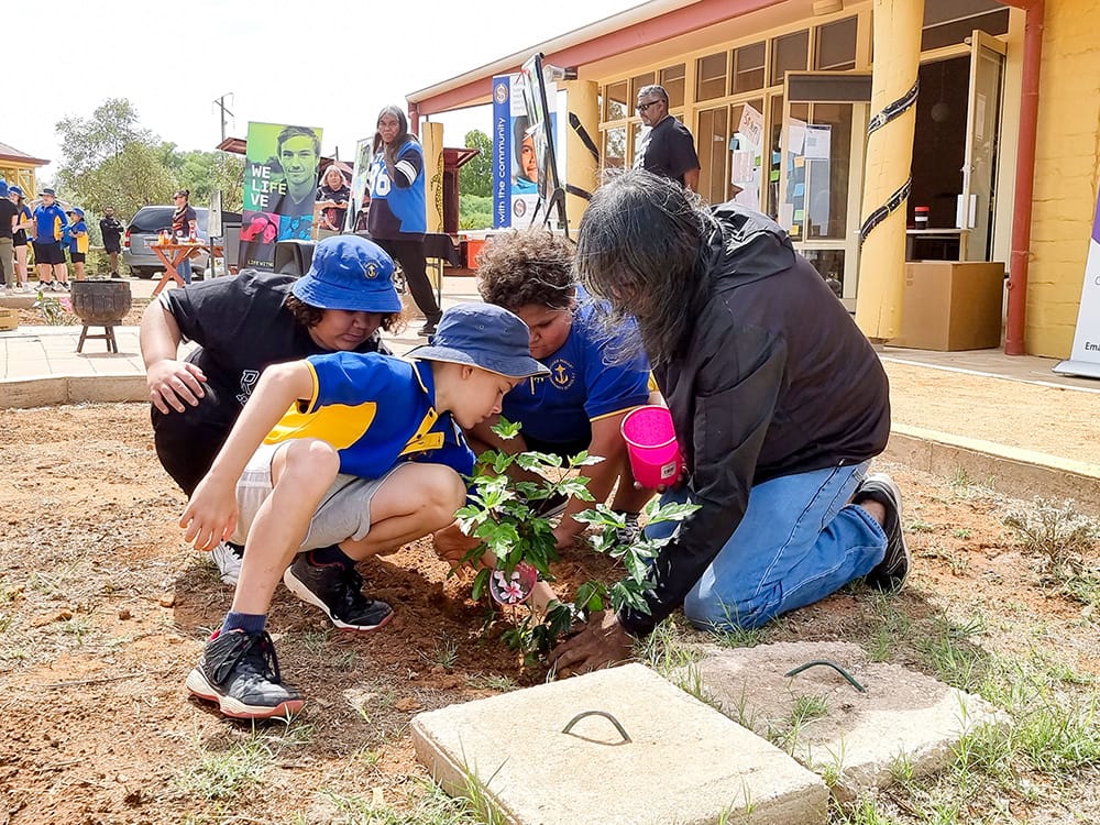 Residents and students reflect on Stolen Generations