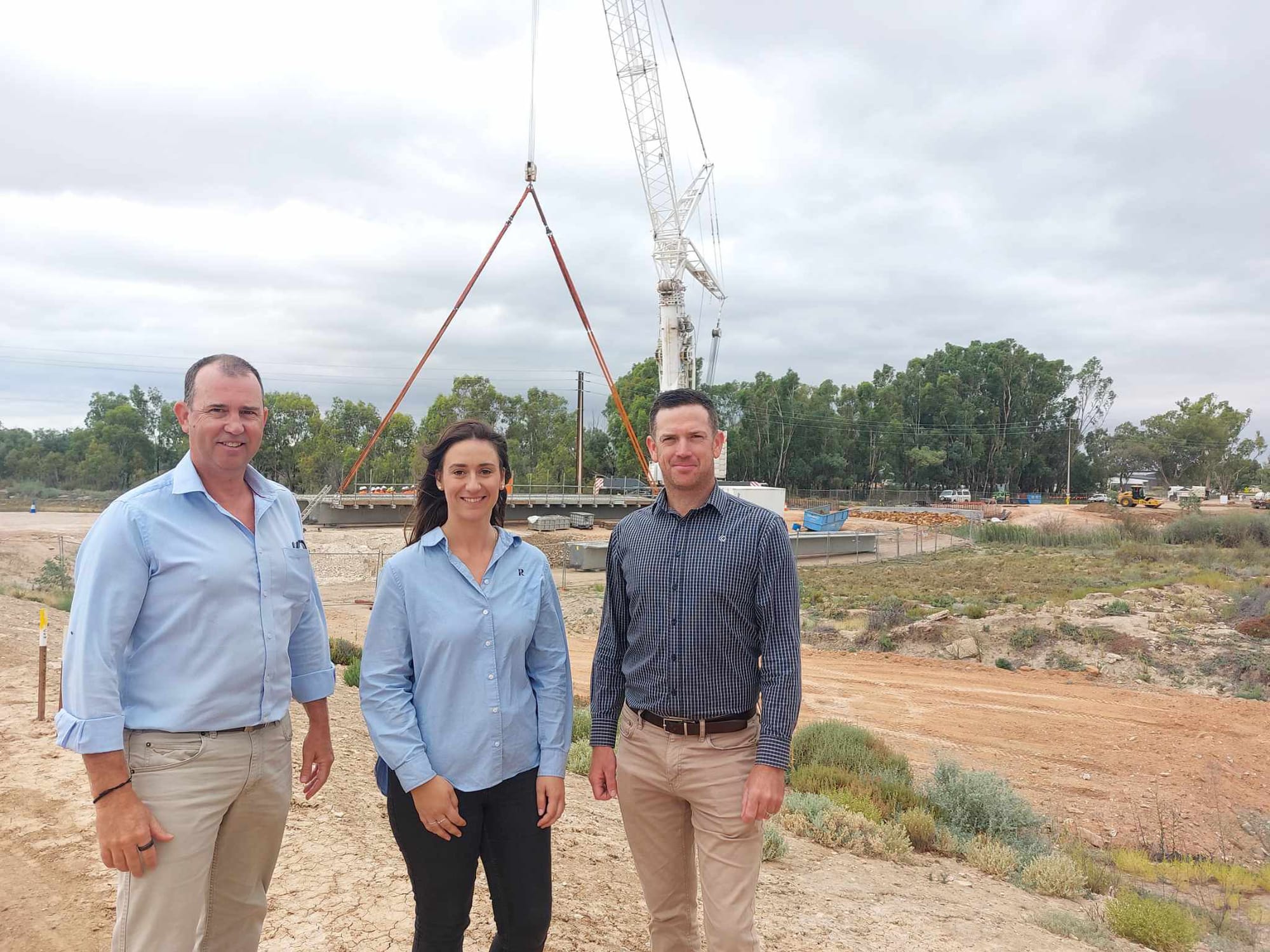 Renmark bridge is back