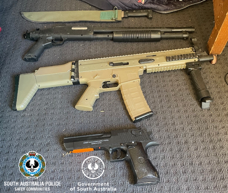 Drugs and firearms arrests made