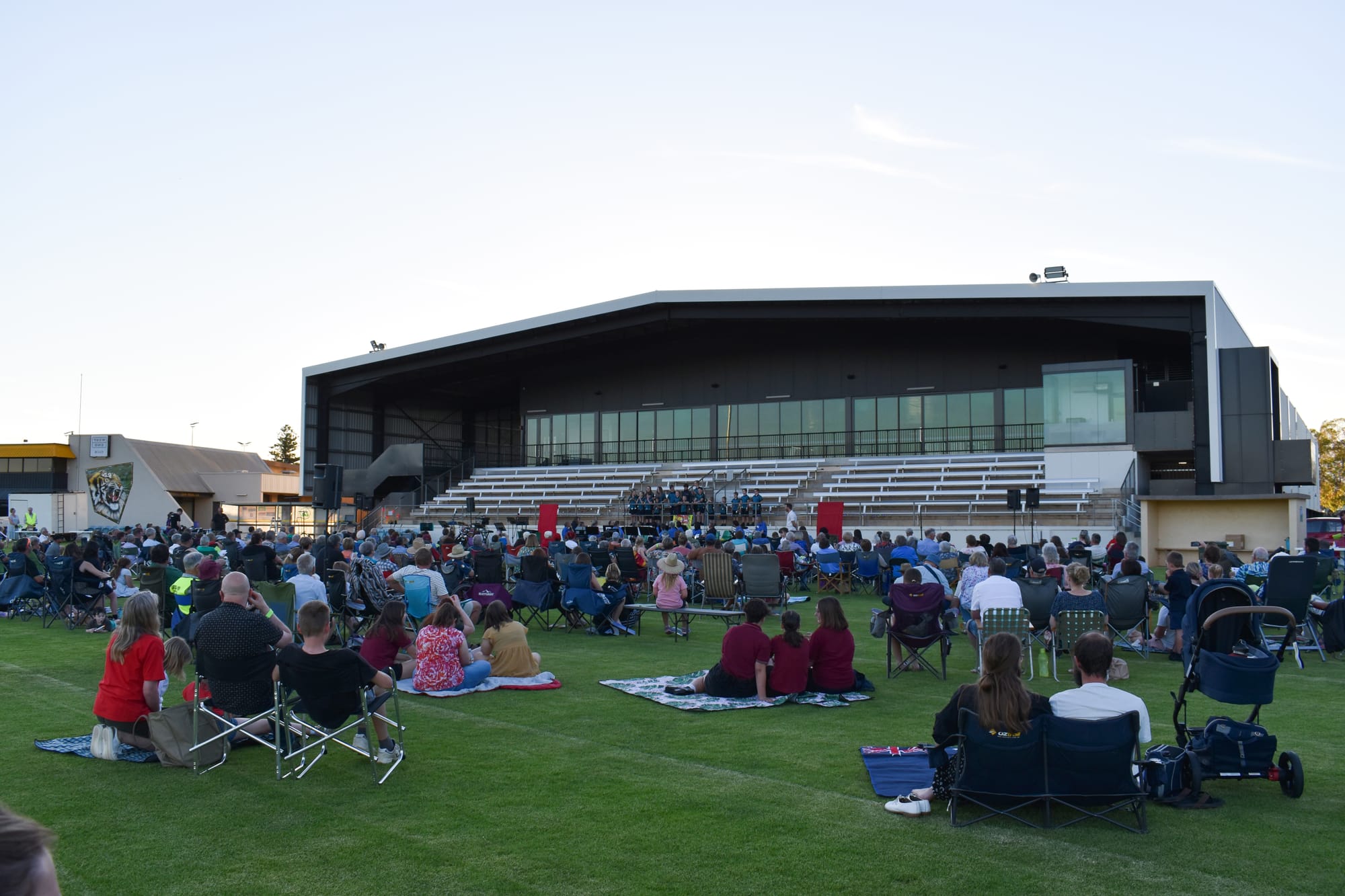 Loxton’s new carols location hits right note