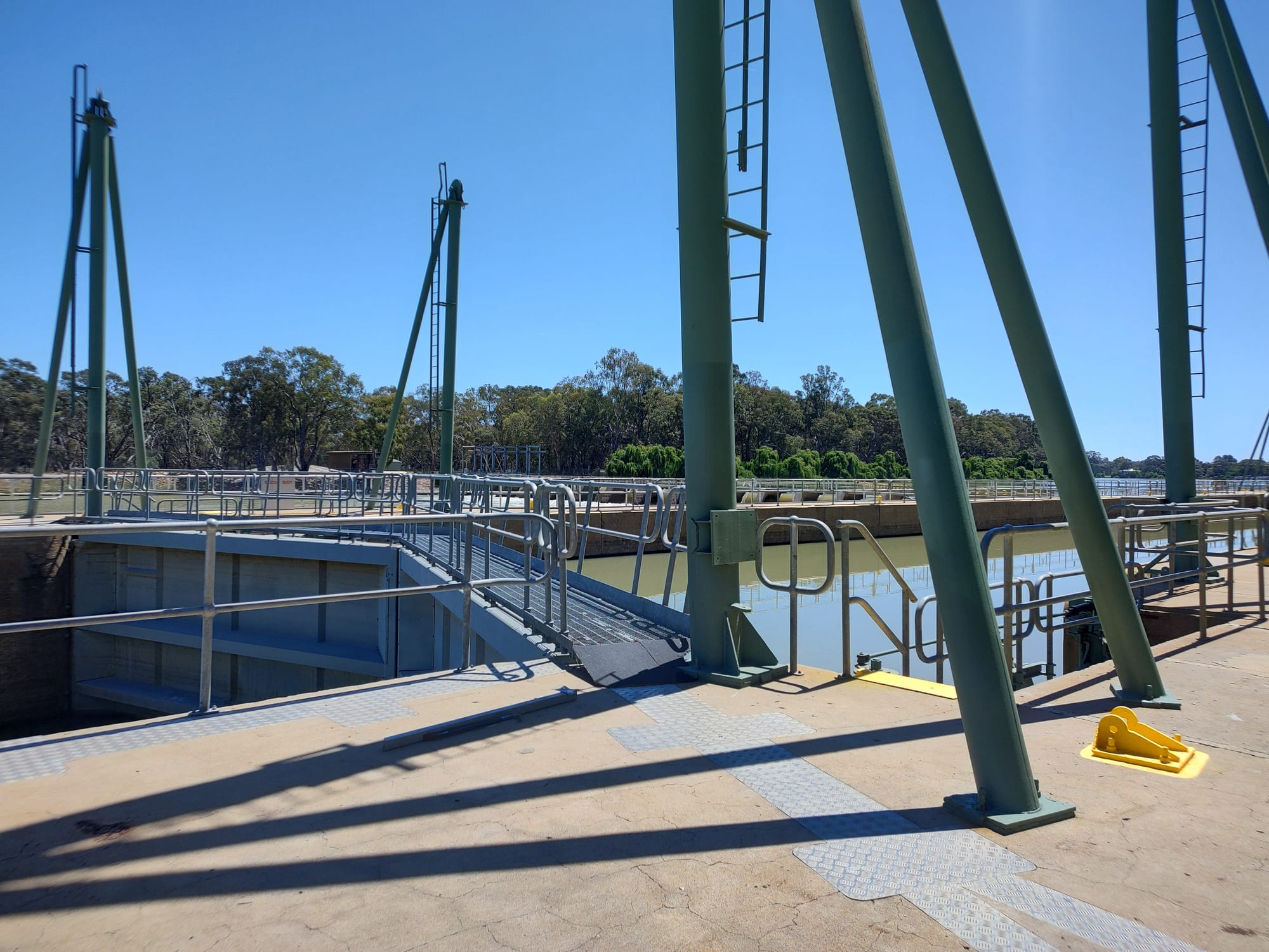 Safety recommendations for Murray River locks