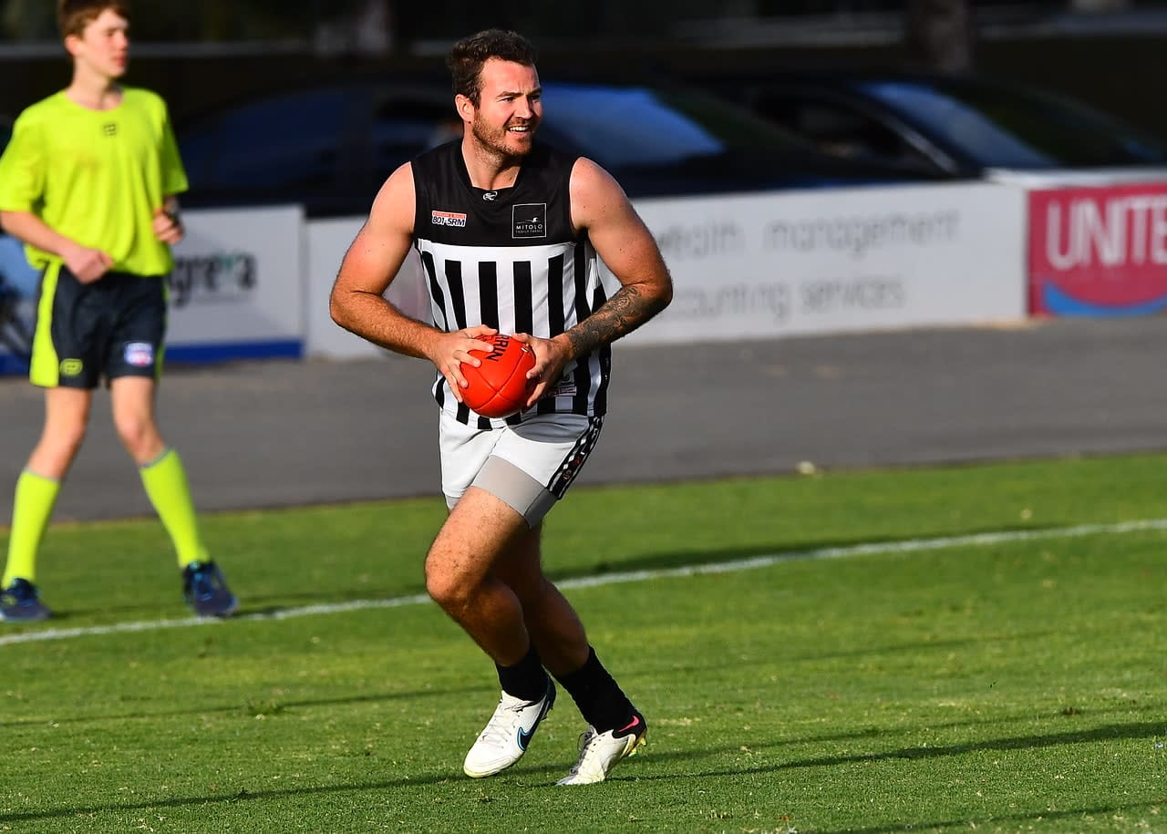 Hot Pies tame wounded Tigers