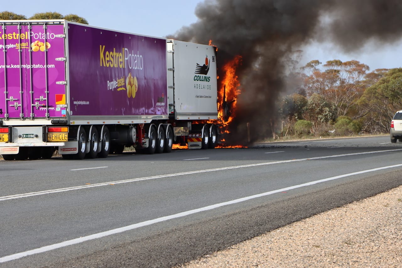 Driver escapes truck fire at Waikerie