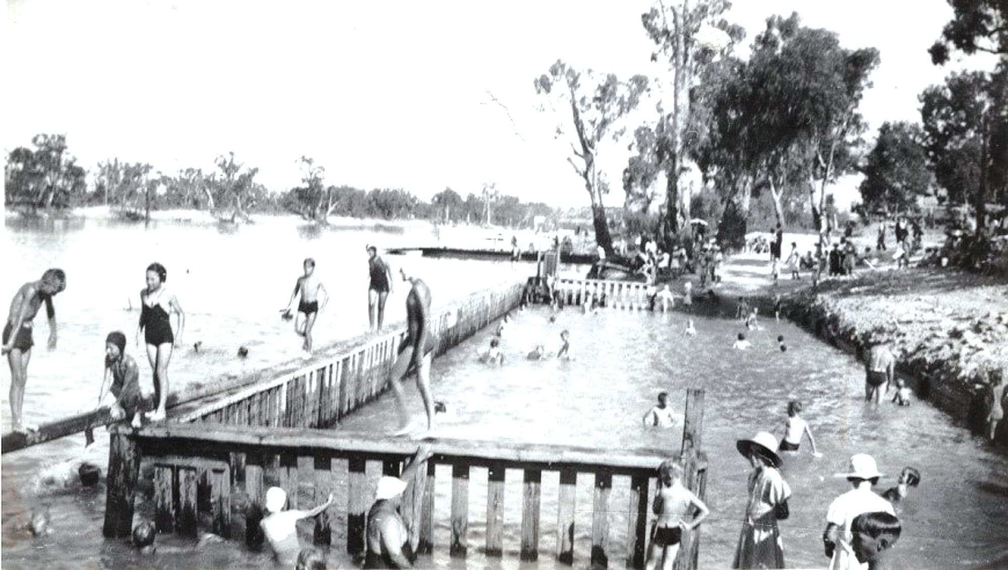 Waikerie community’s enduring history of swimming