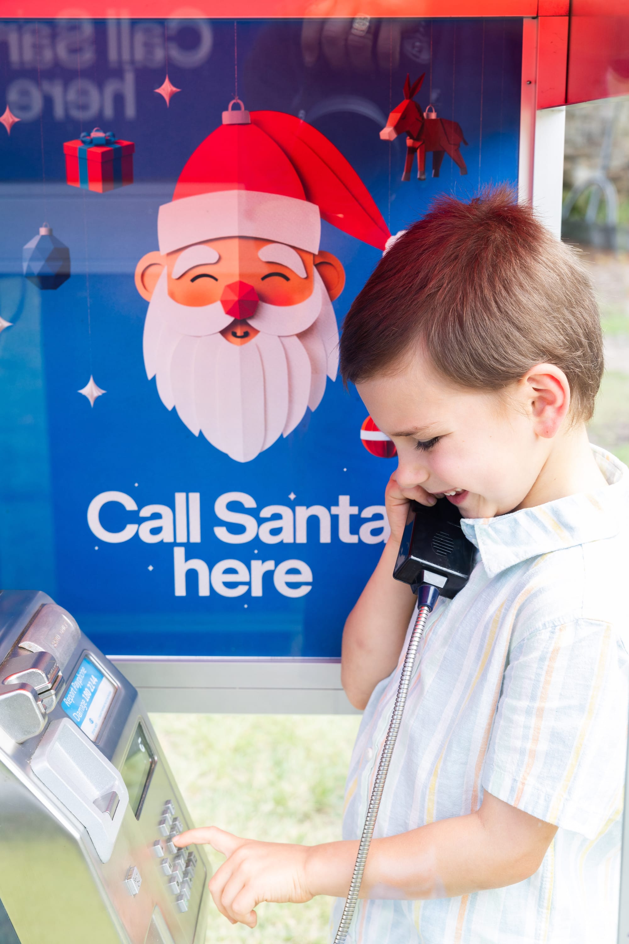 Kids can use payphones to call Santa, for free