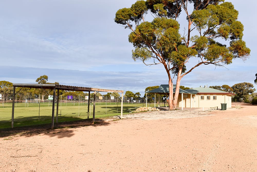 First lawn bowls, now tennis… NO CLUB AT LOXTON’s $13m HUB