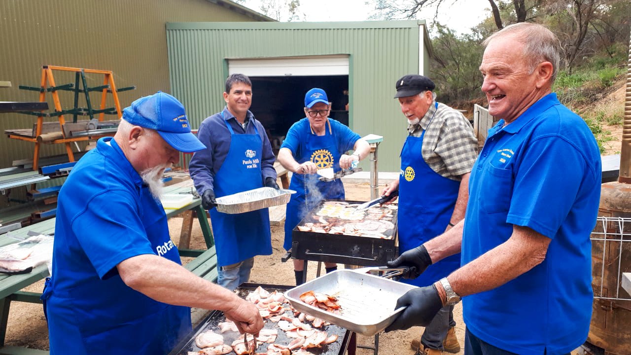 Important discussions over Loxton breakfast table