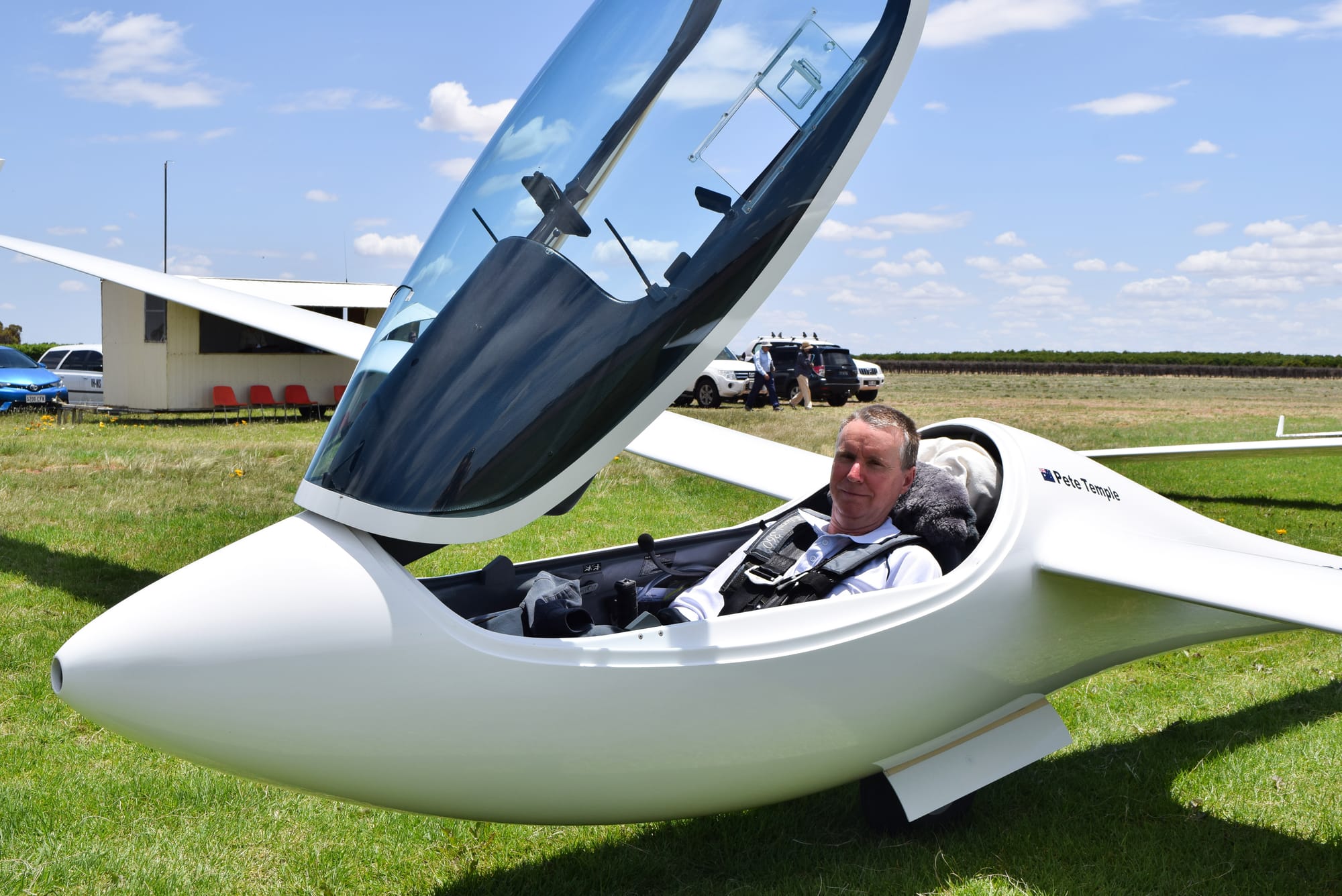 Sun finally shines on gliding regatta