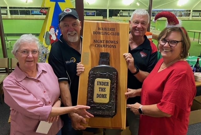 Night bowls producing Waikerie pennant players