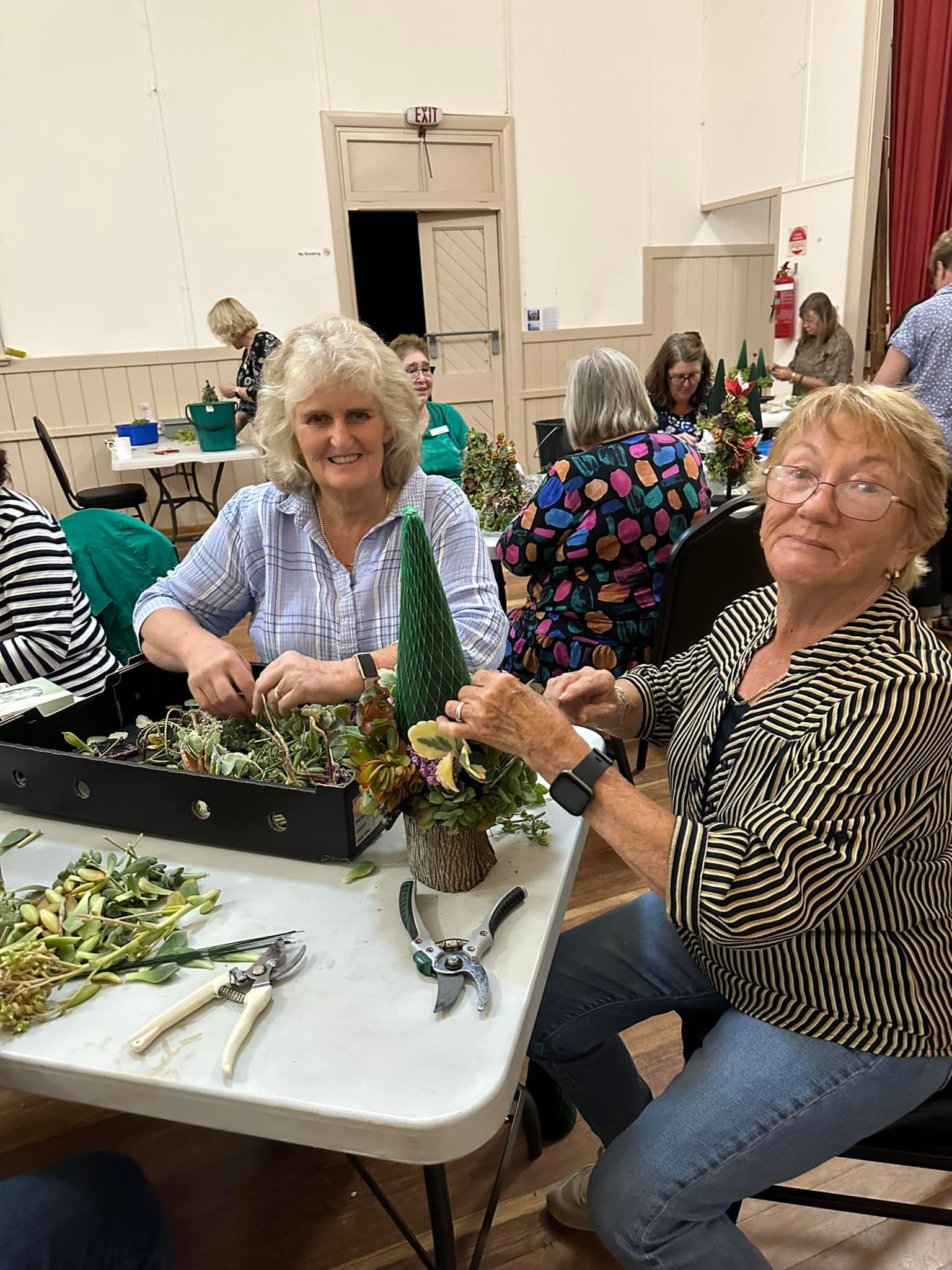 Garden club’s Christmas decorations