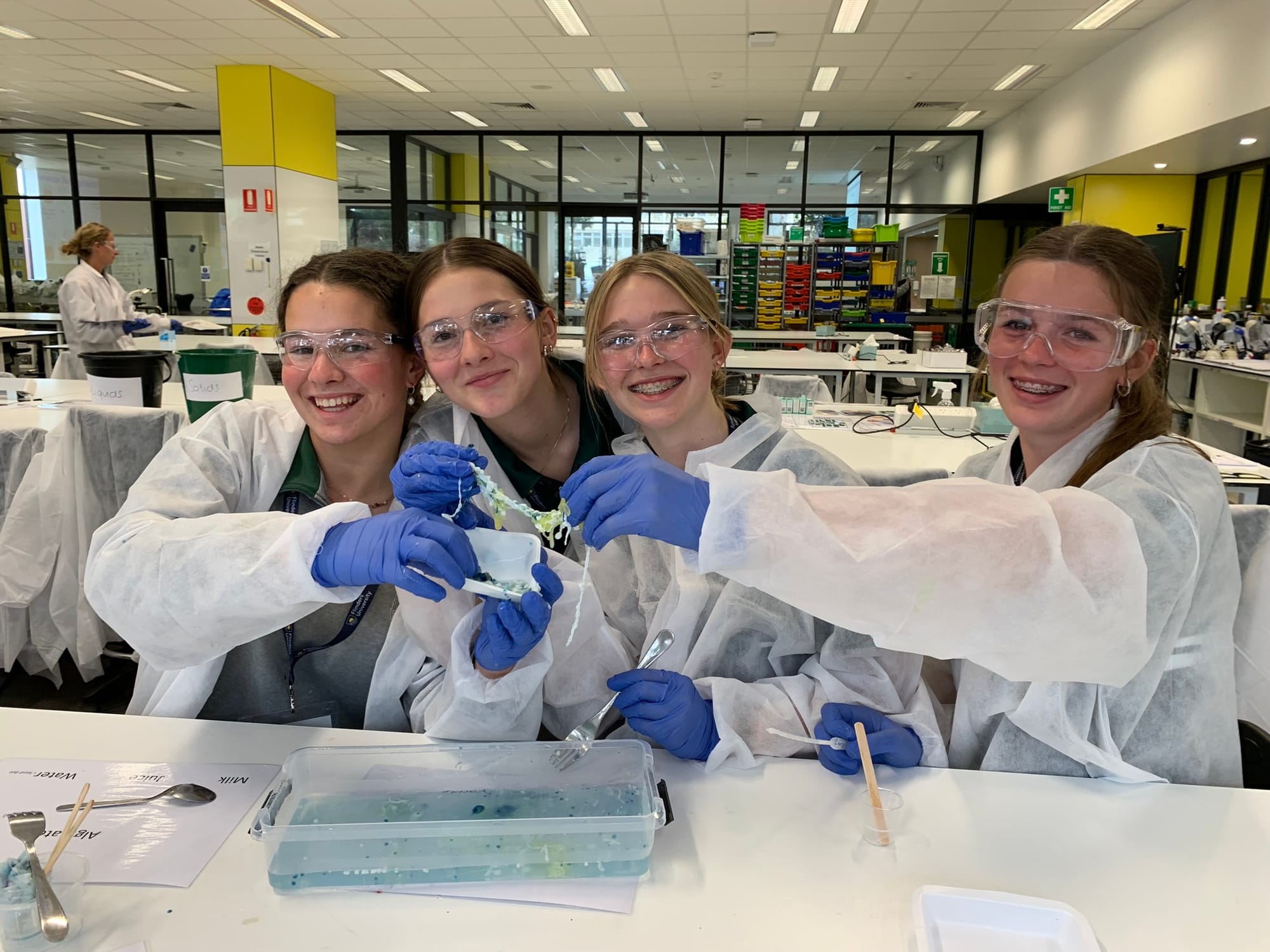 Waikerie school girls learn about STEM