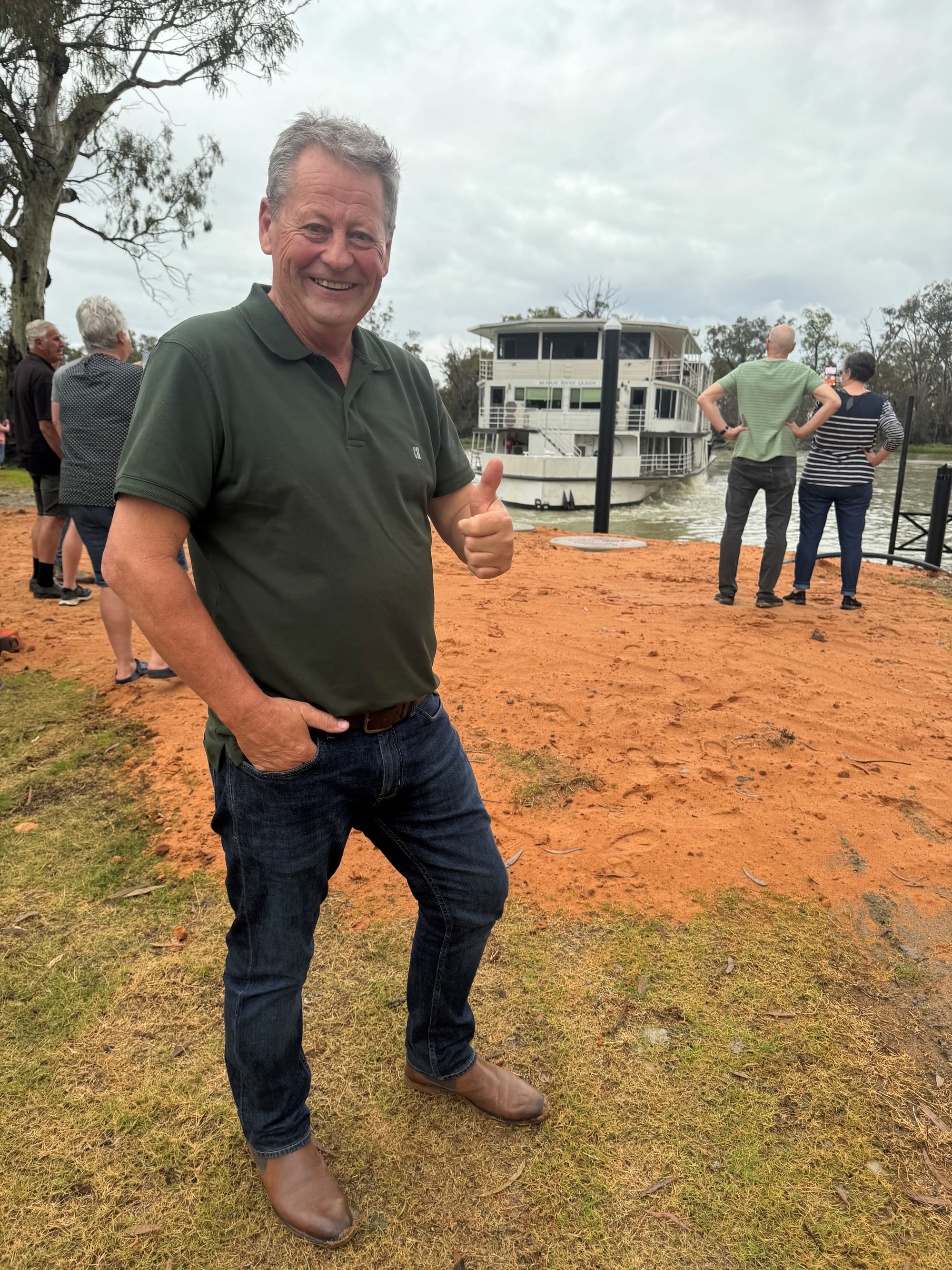 The queen’s Loxton arrival
