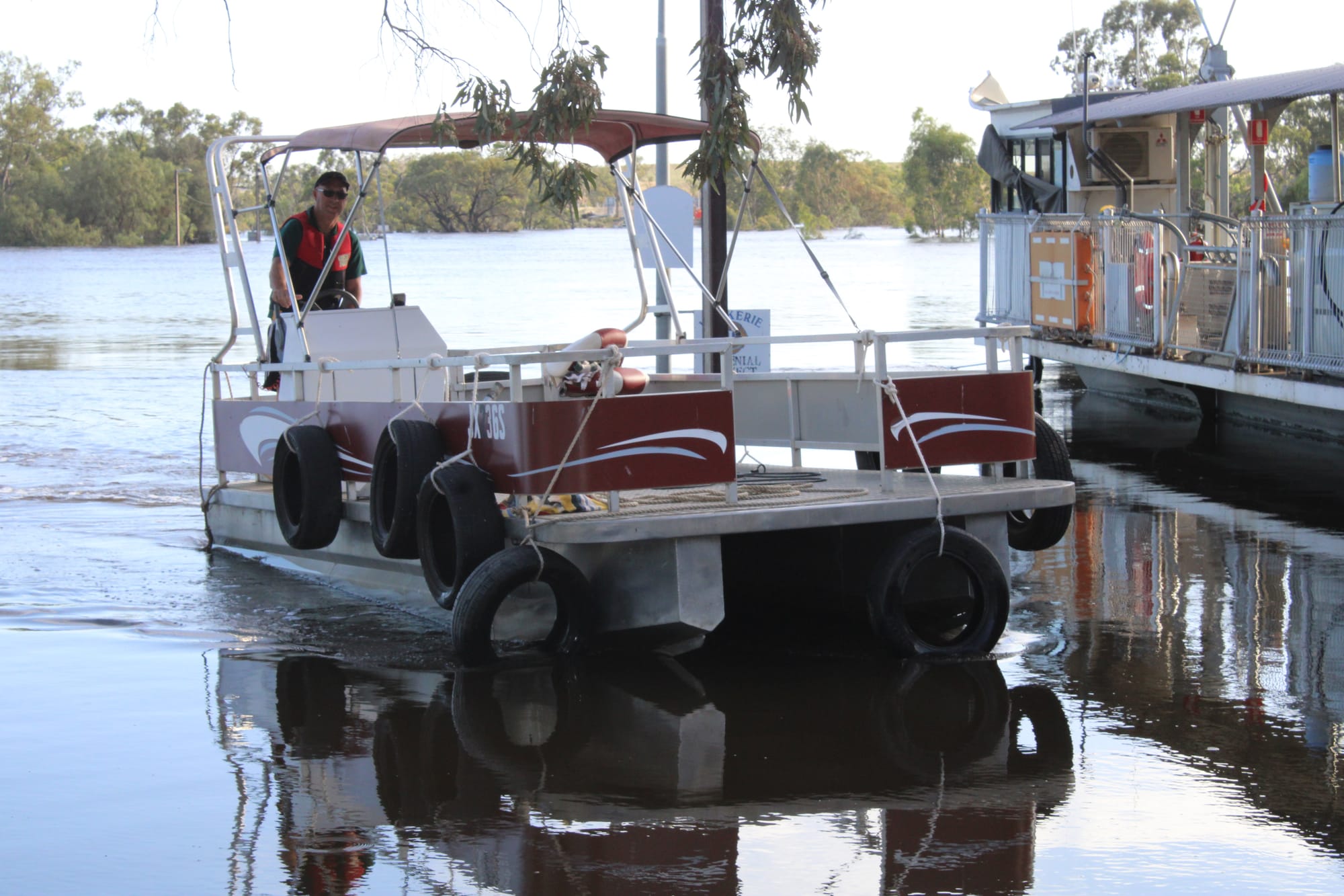 Private houseboat operators urged to monitor moorings