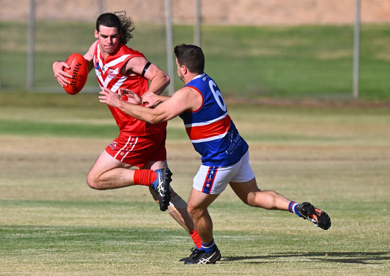 Swans strangle Bulldogs for first victory