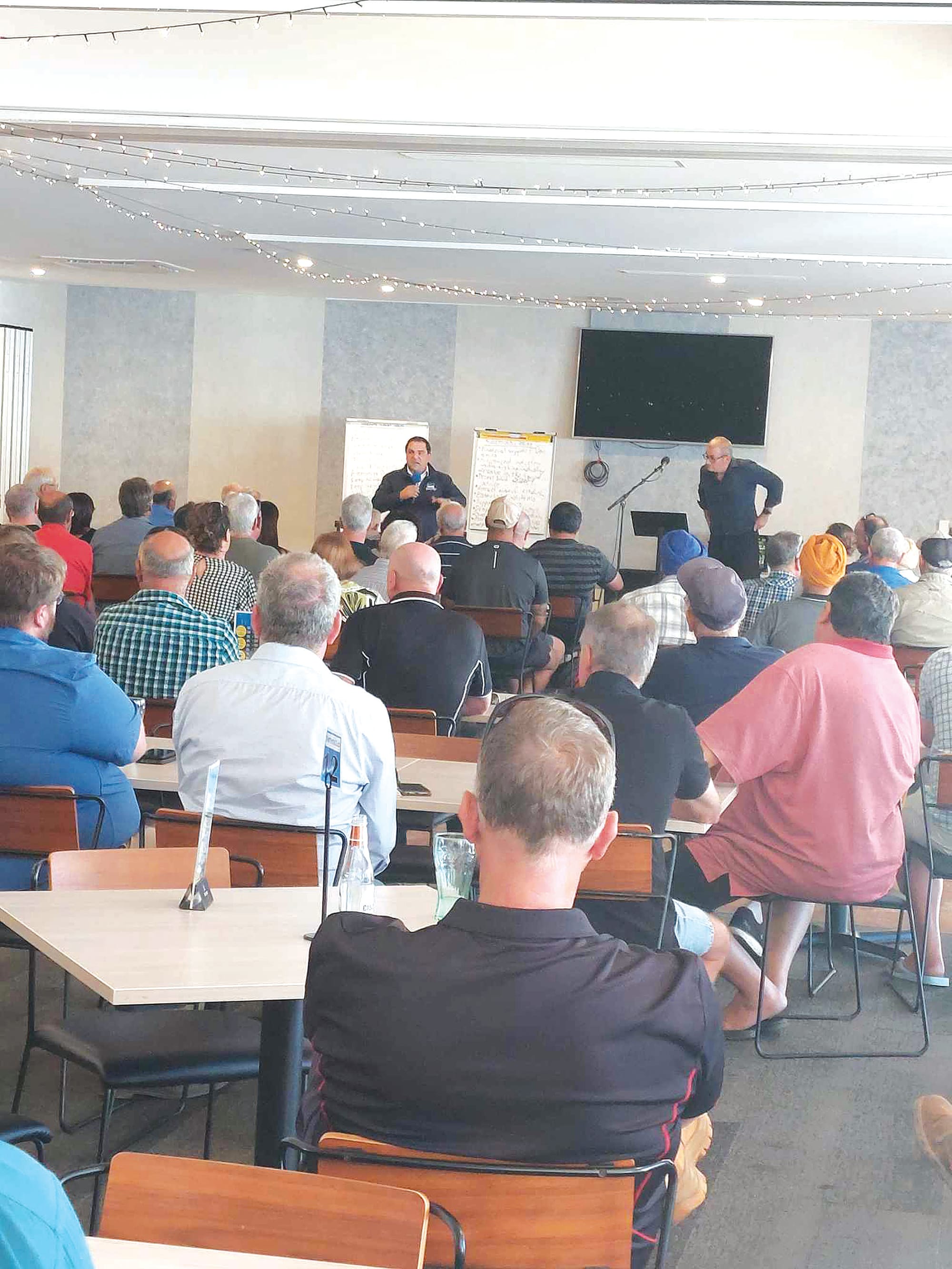 Riverland grape growers label wine industry meeting as a ‘waste of time’... 'Where's Watt?'