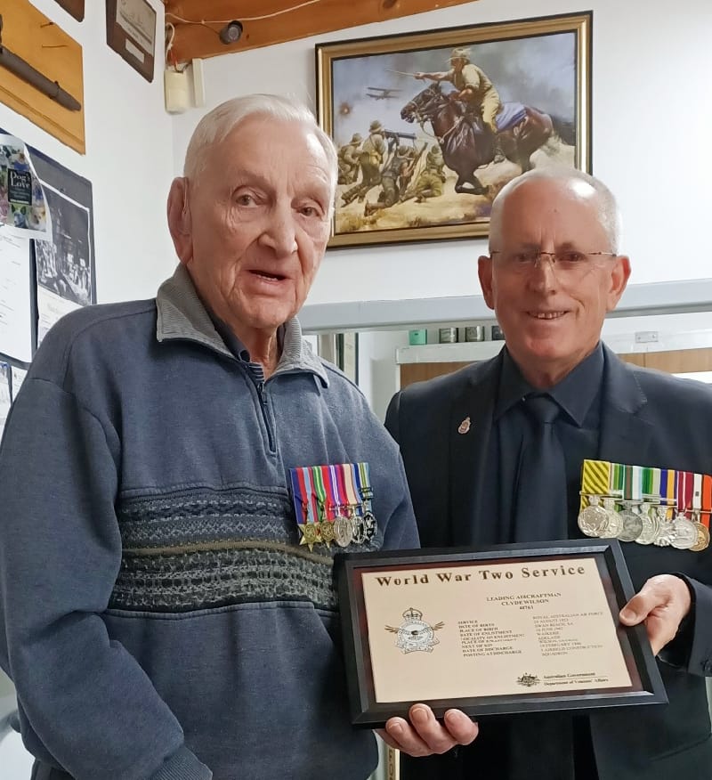 Town honours its last WWII veteran