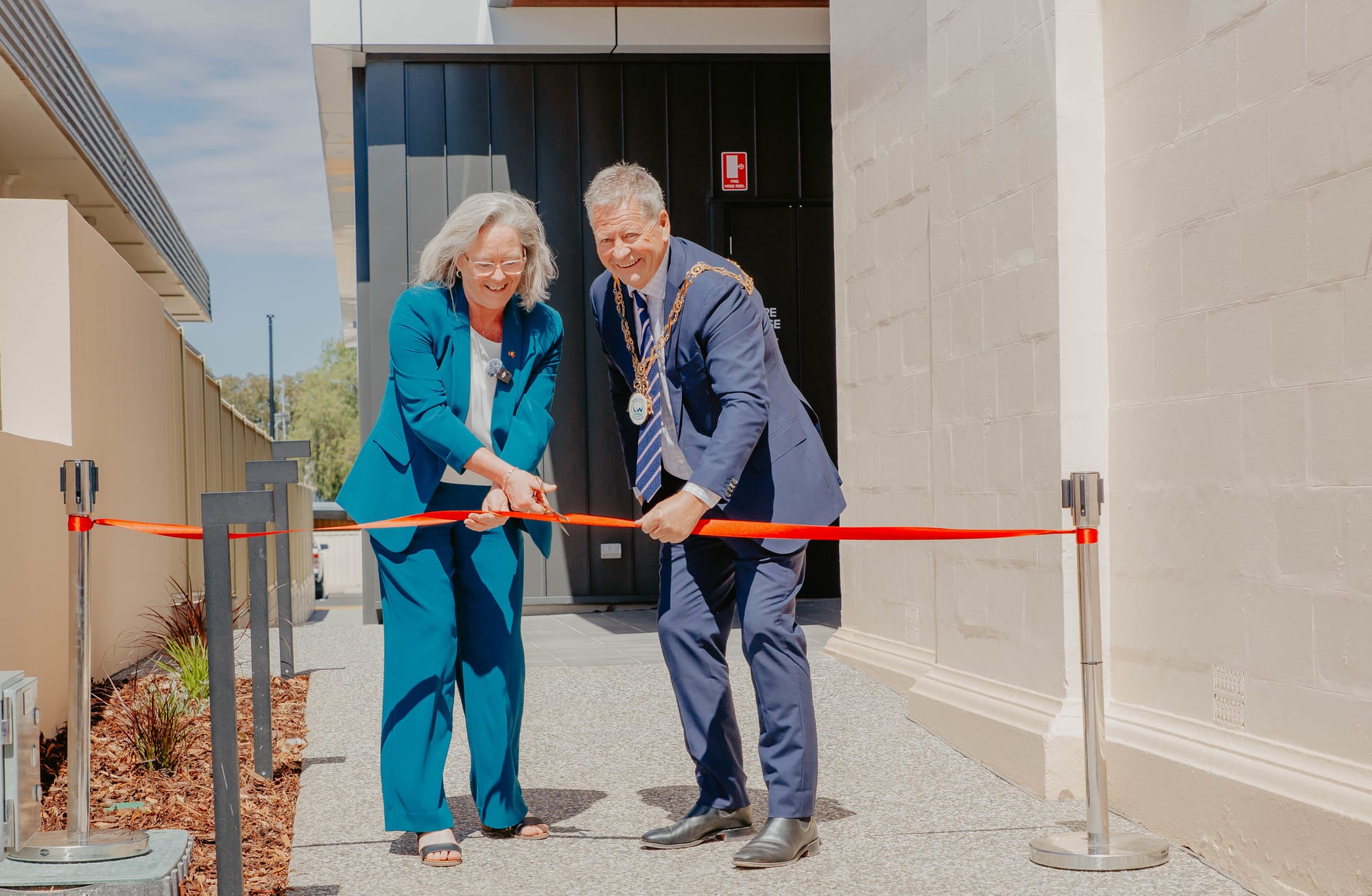 Riverland politician praises new Loxton institute and library