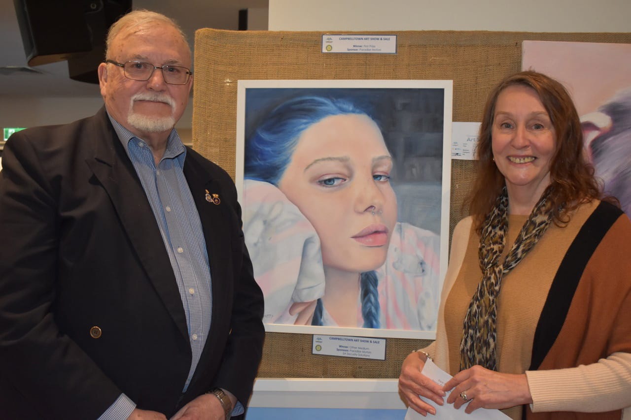 Fine art lands Loxton local first prize