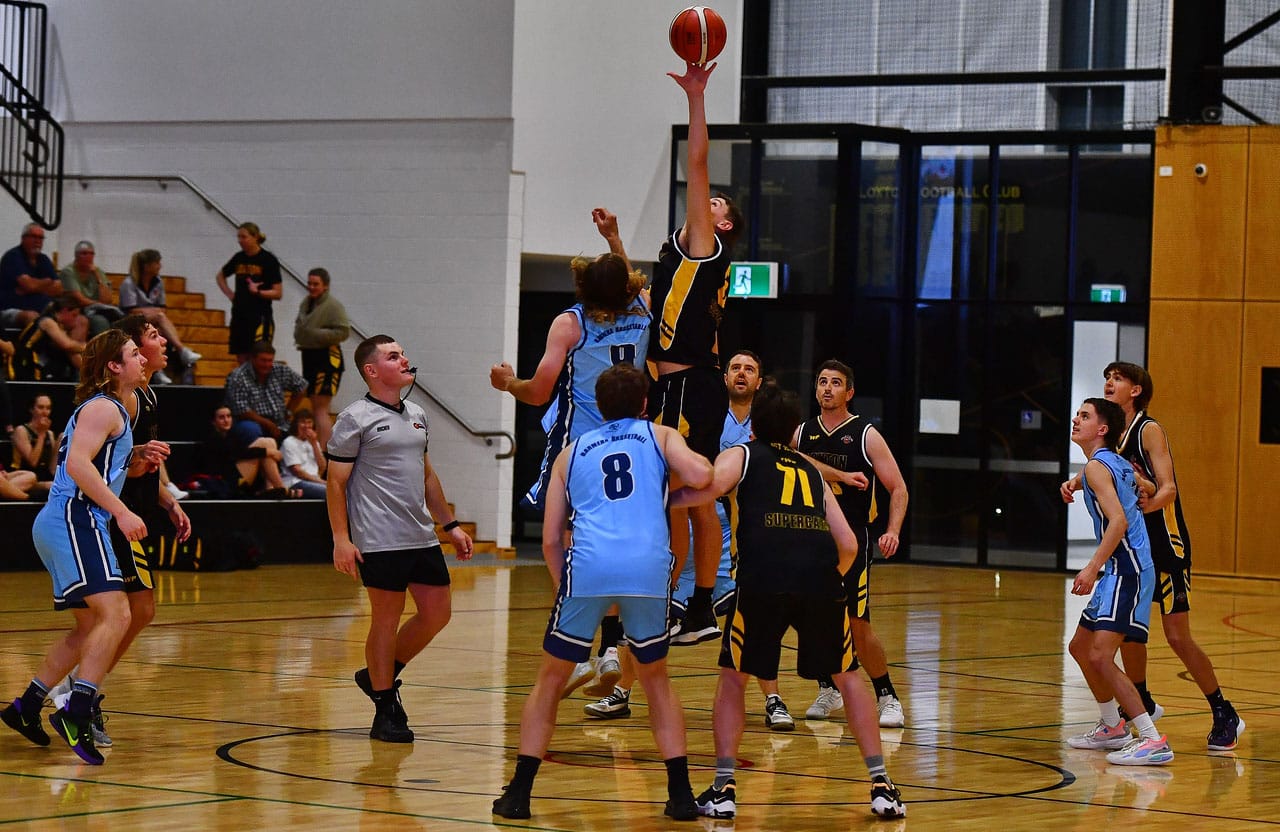 Riverlanders hit the hardcourt again