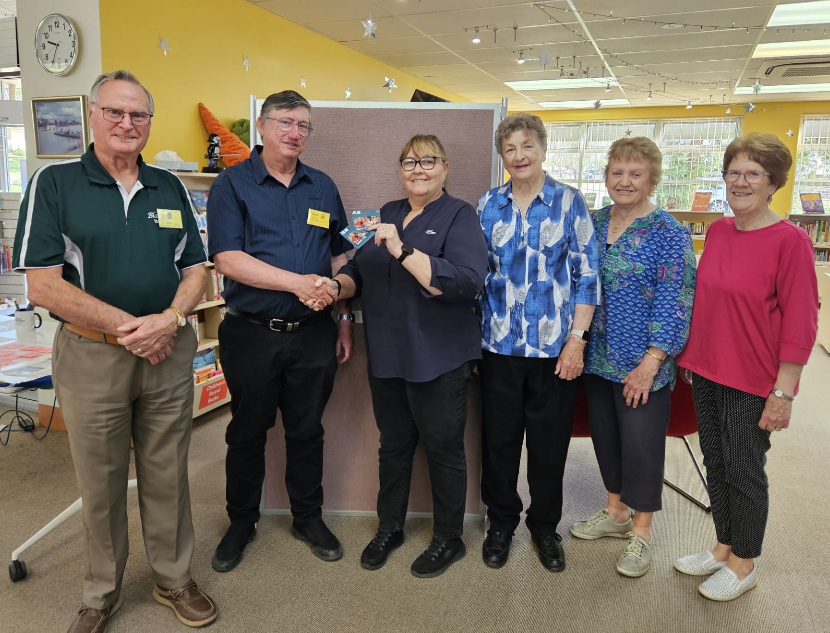 Local singers give helping hand to Bunnings